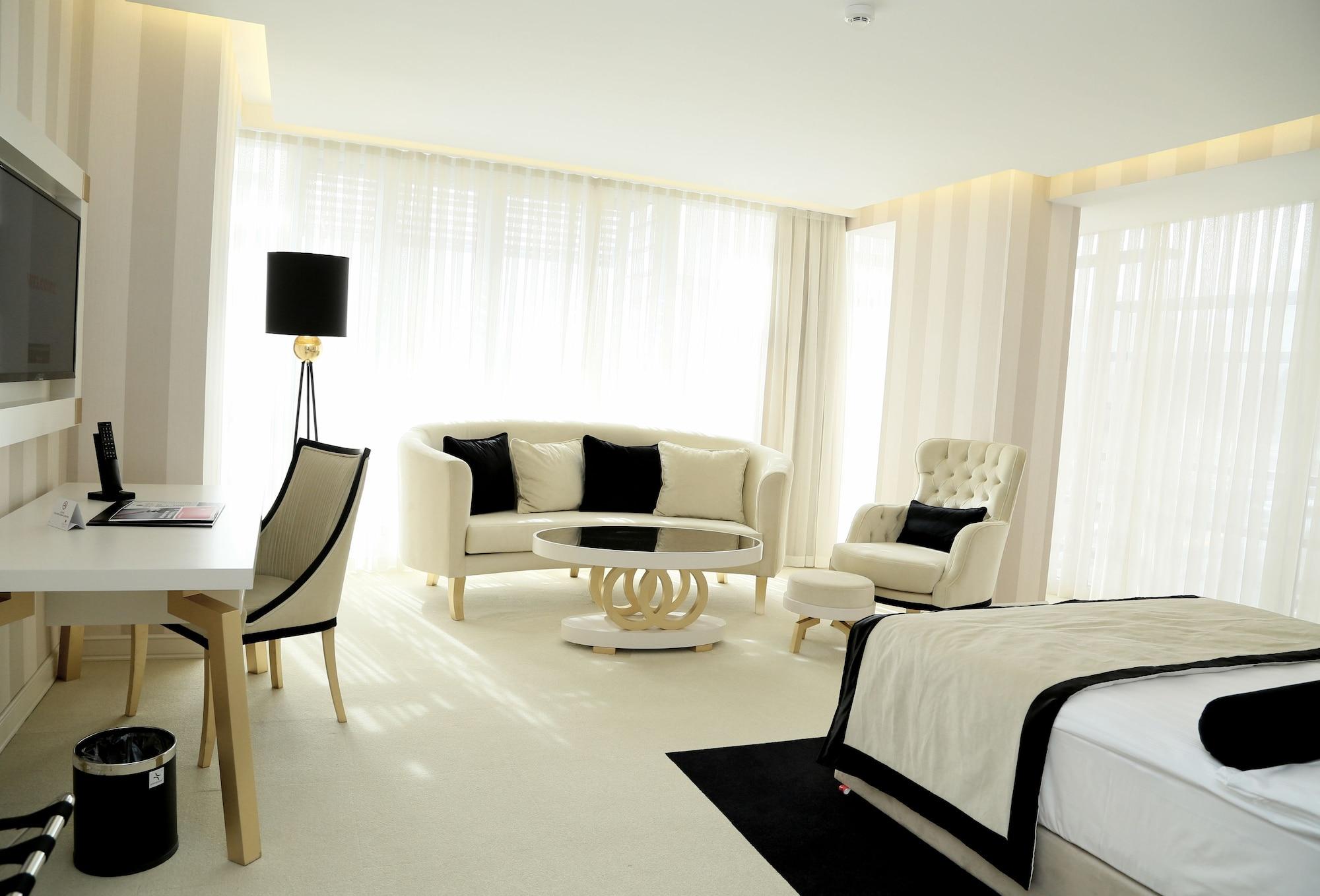 Ramada Hotel & Suites Sisli Istanbul Exterior photo