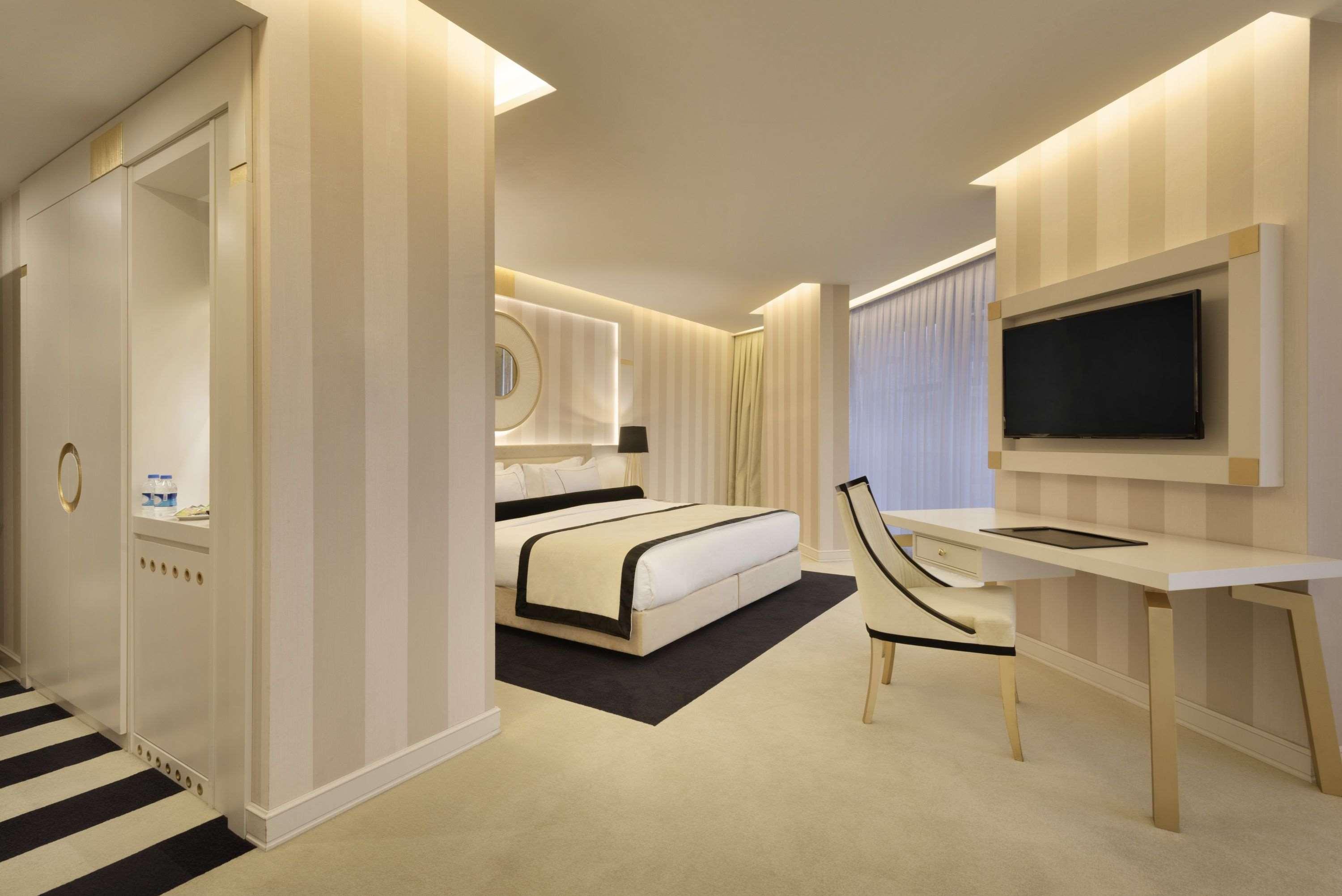 Ramada Hotel & Suites Sisli Istanbul Exterior photo